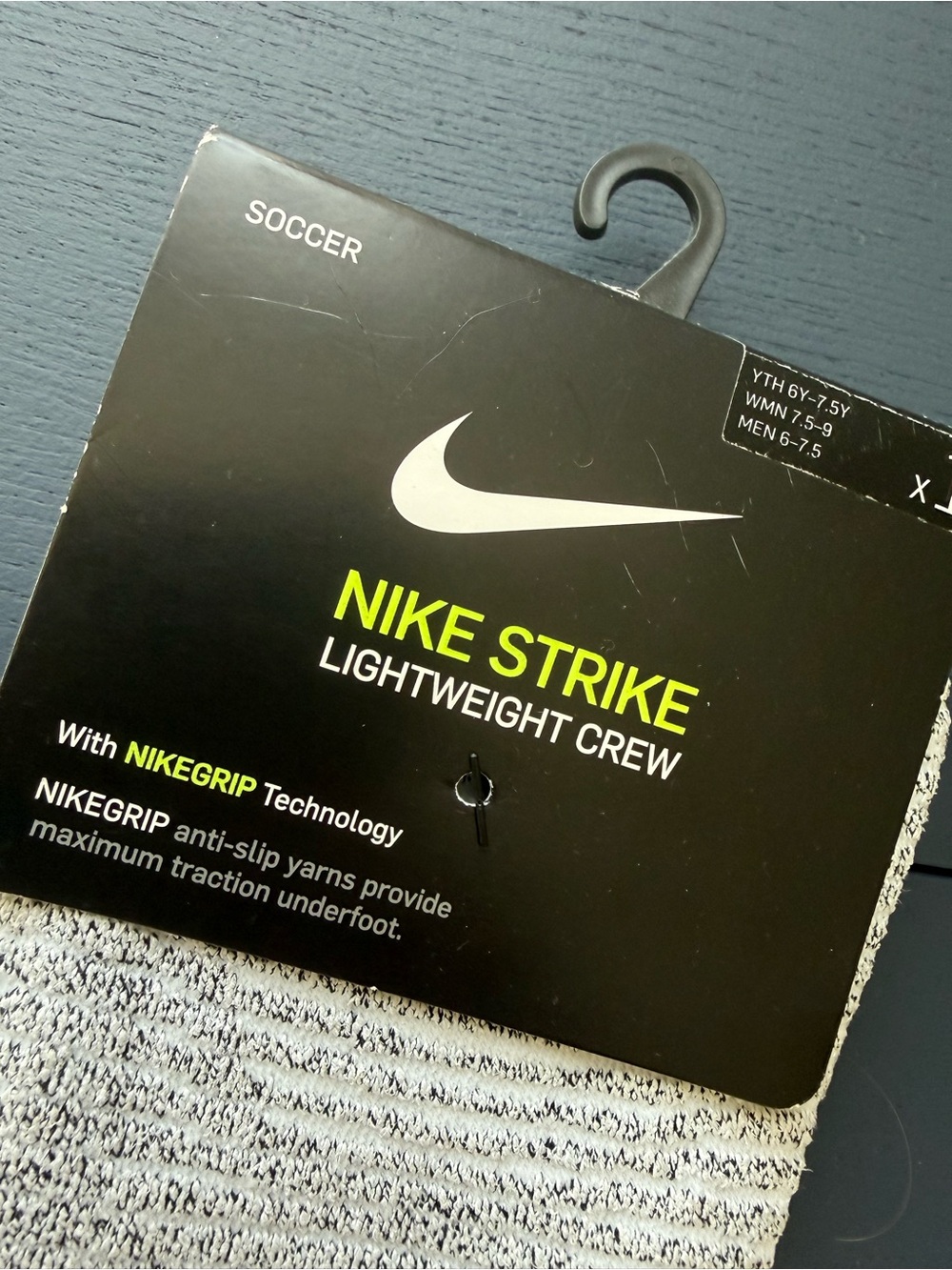 Nike Lightweight Crew Socks in White and Heather Gray, Mens 6-7.5 - Picture 2 of 3